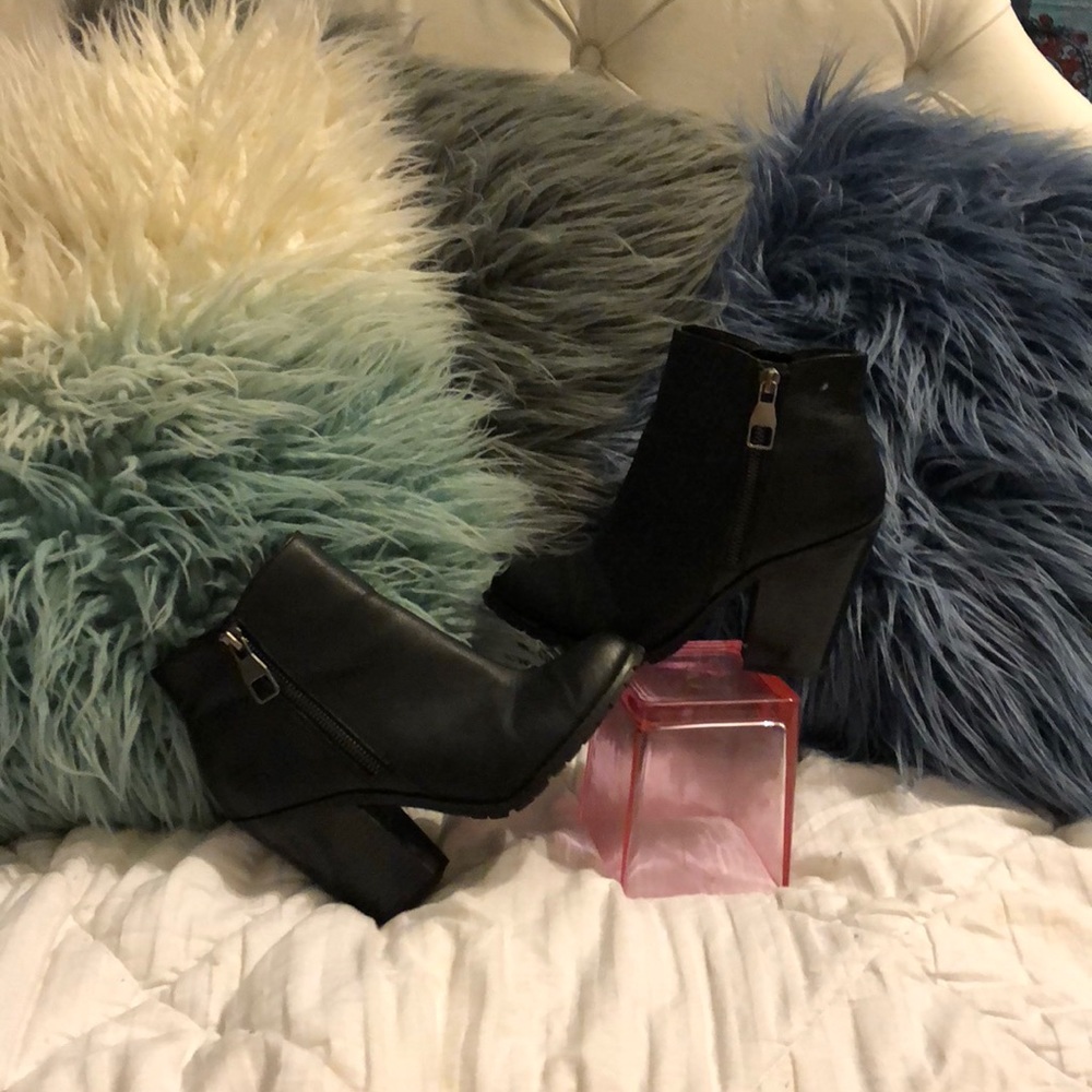 “CALL IT SPRING” SUPER CUTE BLACK BOOTIES💗👡👑